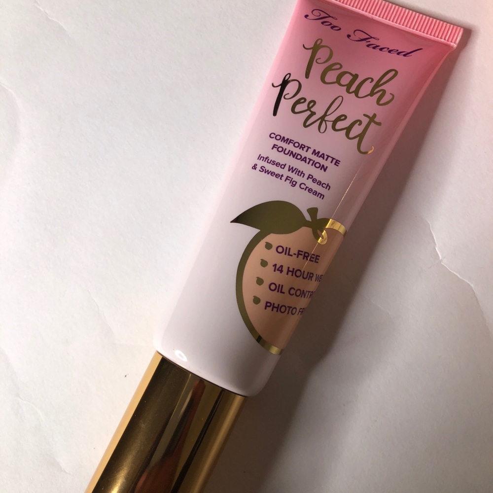 Peach perfect foundation (Too faced) - Picture 3 of 4